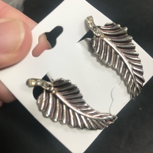 Large Silver Tone Vintage Leaf Earrings Clip On Rhinestone stems - Picture 3 of 4